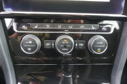 
										VW GOLF VII 1.5 TSI full									