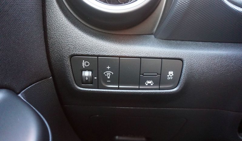 
								HYUNDAI KONA full									