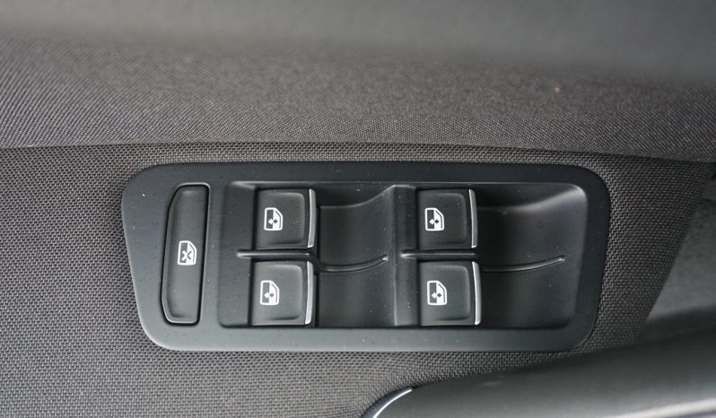 
								VW GOLF VII R LINE 2.0 TDI full									