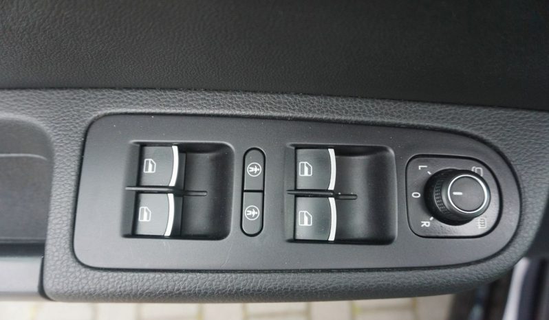 
								VOLKSWAGEN SHARAN full									