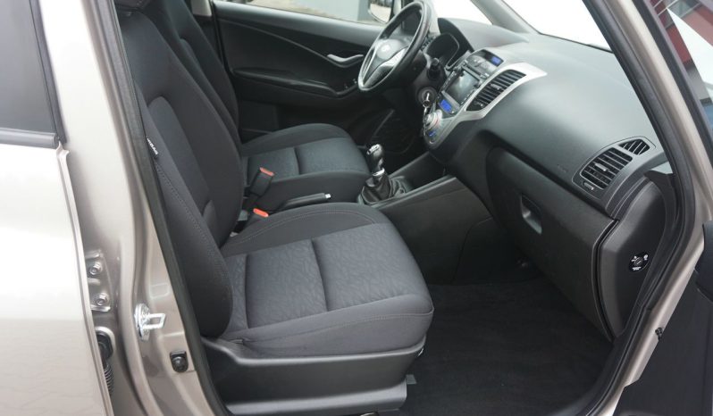 
								HYUNDAI IX20 1.6 GDI full									